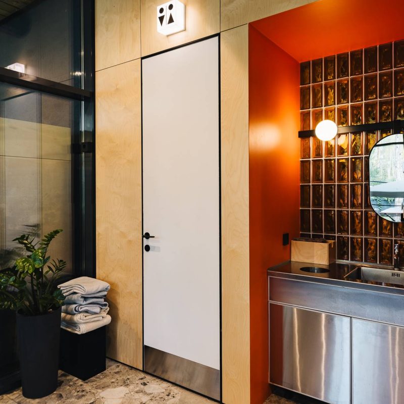 Место отдыха Кварц Увильды. Озеро Увильды базы отдыха с питанием